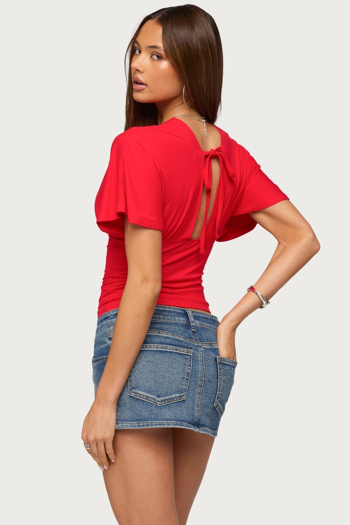 Betee Flutter Oberteil mit tiefem Ausschnitt